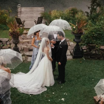 ¿Salón o jardín? Cómo decidir según invitados, clima y presupuesto