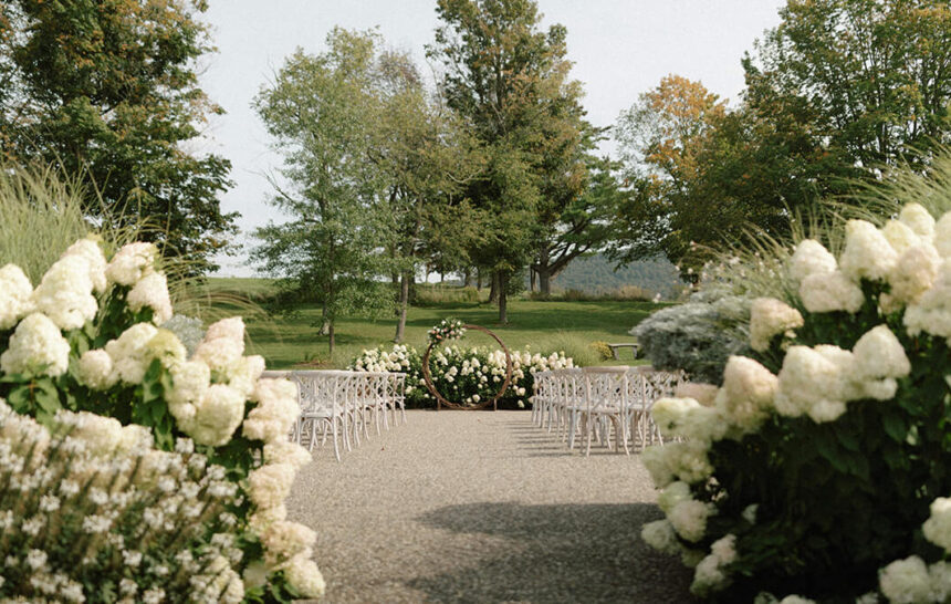 ¿Por qué abril marca el inicio de la temporada de bodas al aire libre?