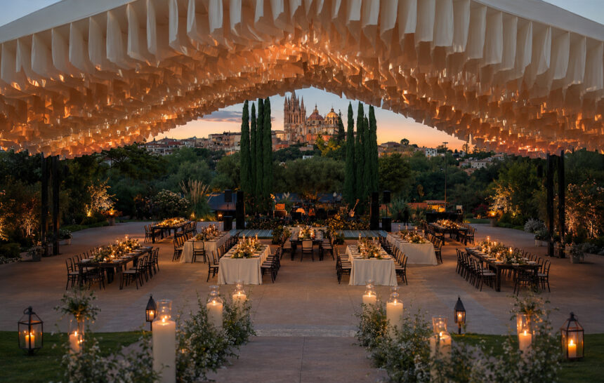 1. Luxury Weddings in Mexico_ Where Romance Meets Extraordinary Scenery Imagen de una boda en México