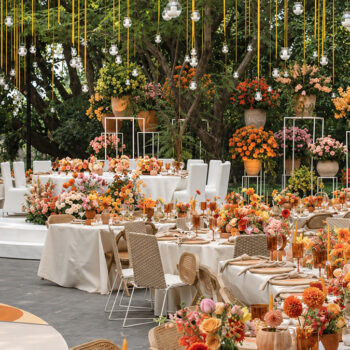 Boda de otoño al aire libre en jardín de Morelos Bodas de otoño: por qué septiembre y octubre son ideales para casarte en Morelos